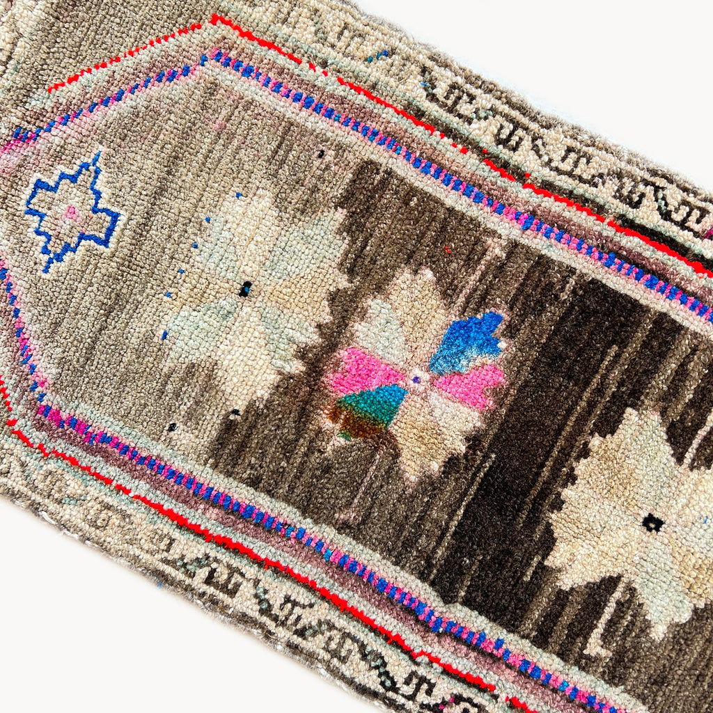 Toronto Vintage Turkish Mini Rug | 1'6" x 3'